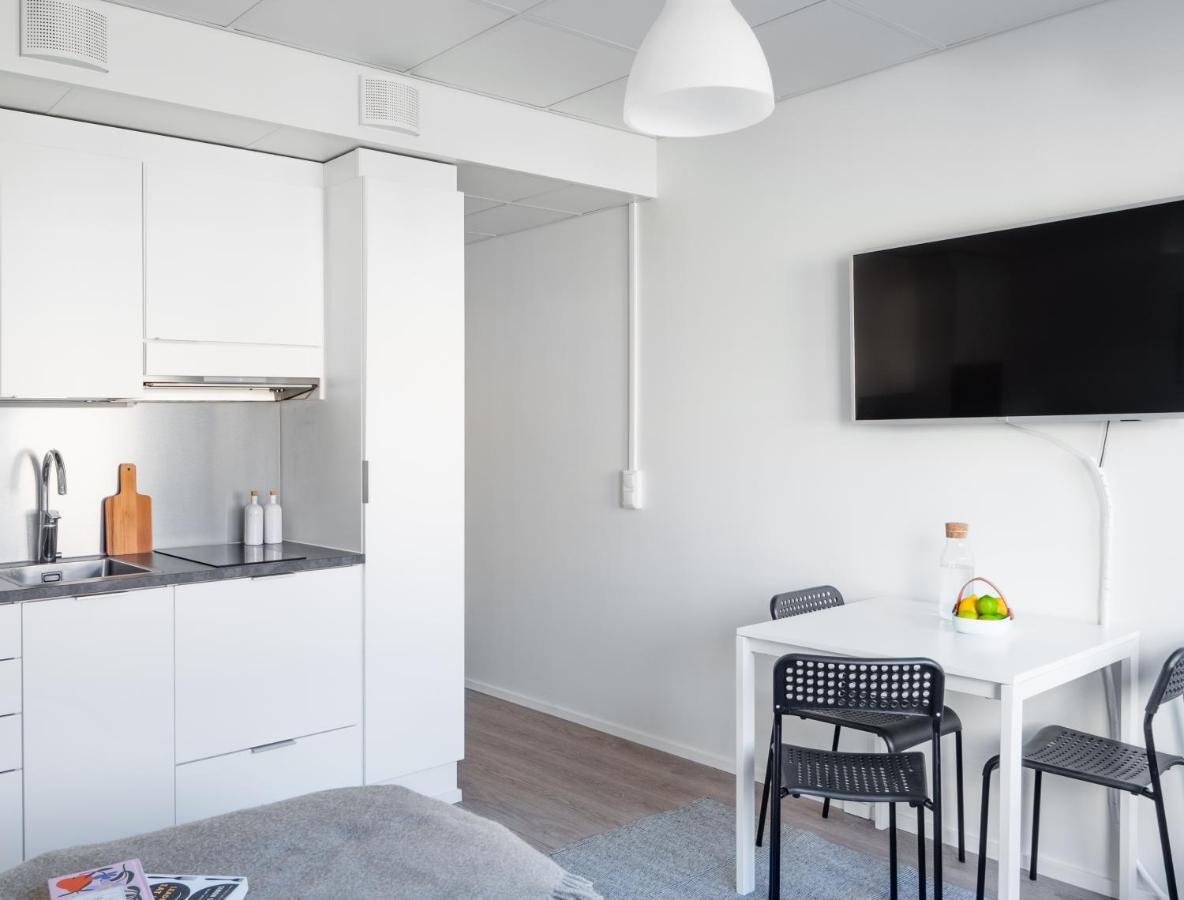 Modern Downtown Studio - "Pikku Ronka" - Hosted By 2Ndhomes Tammerfors Exteriör bild